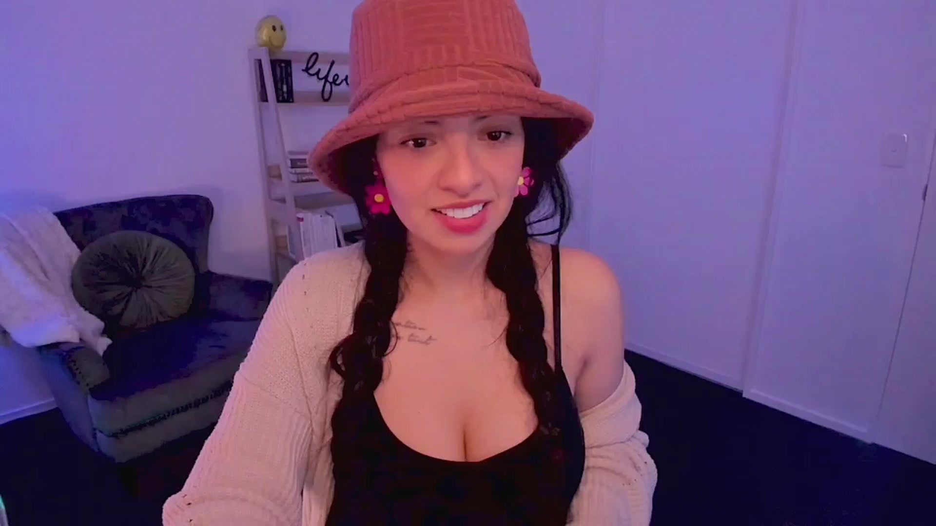 Gallery image thumbnail from NinaSage's myfreecams stream on, 08/18/2025, 02:47 image 14 of 20