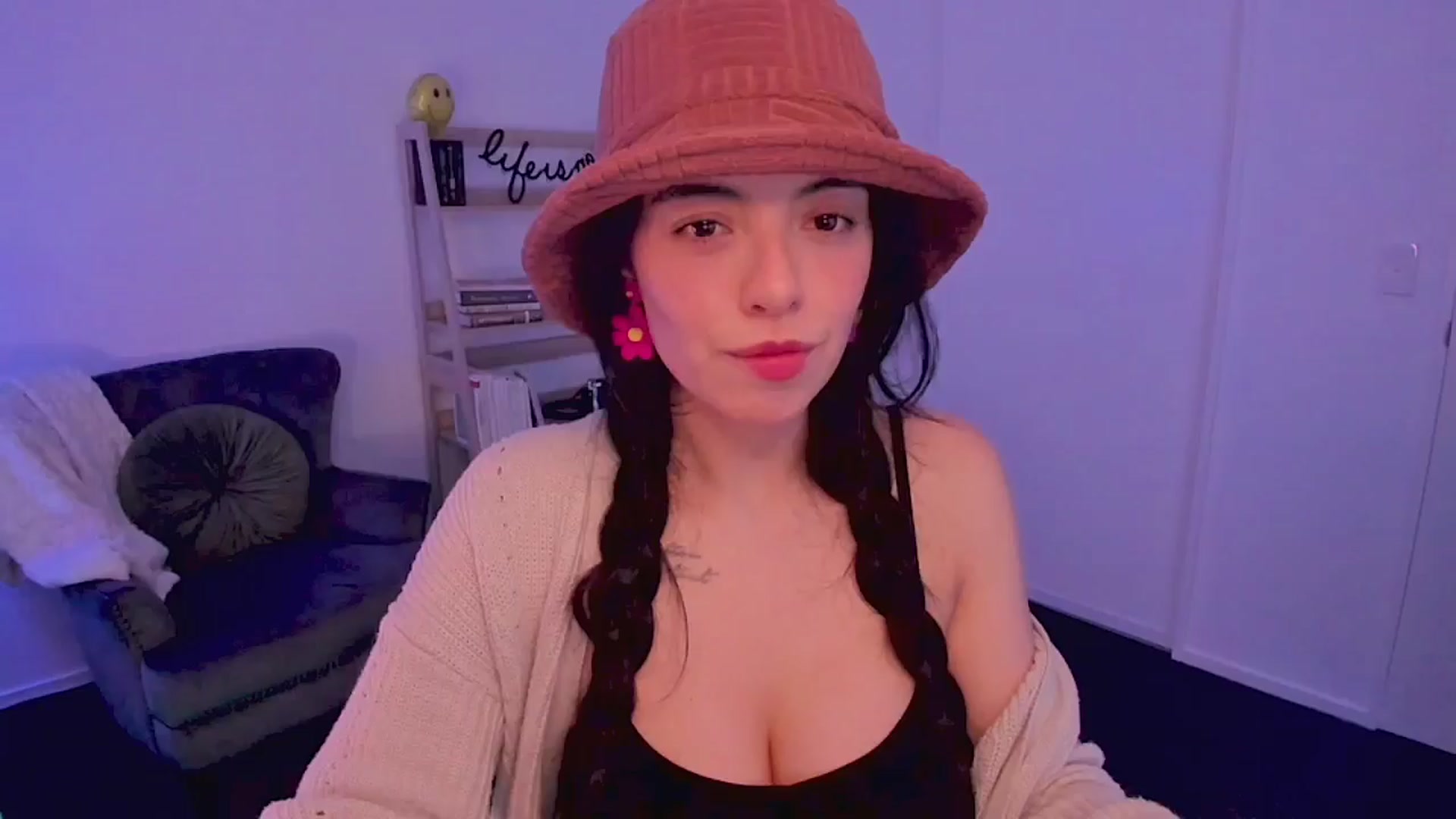 Gallery image thumbnail from NinaSage's myfreecams stream on, 08/18/2025, 02:47 image 1 of 20