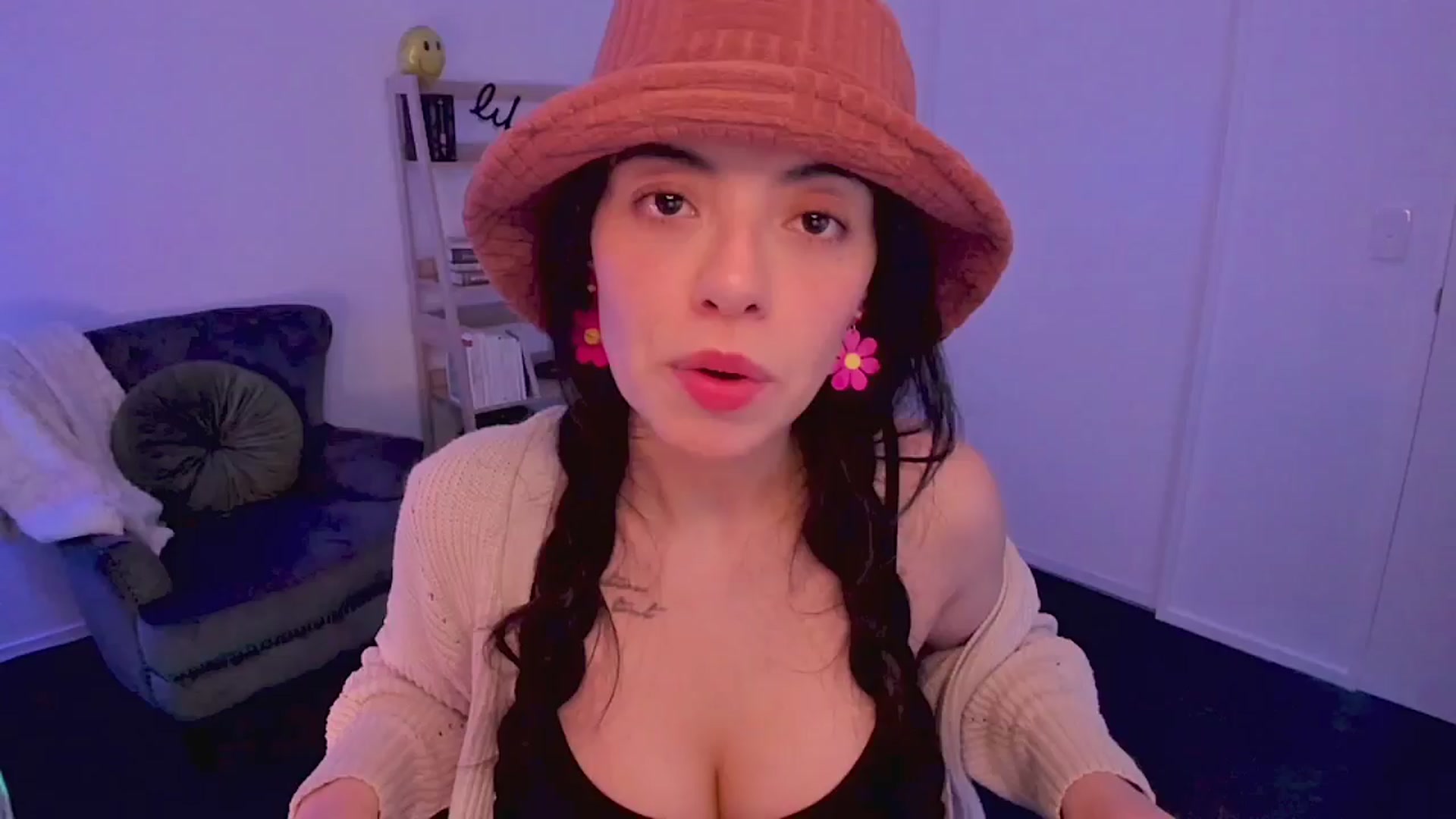 Gallery image thumbnail from NinaSage's myfreecams stream on, 08/18/2025, 02:47 image 13 of 20