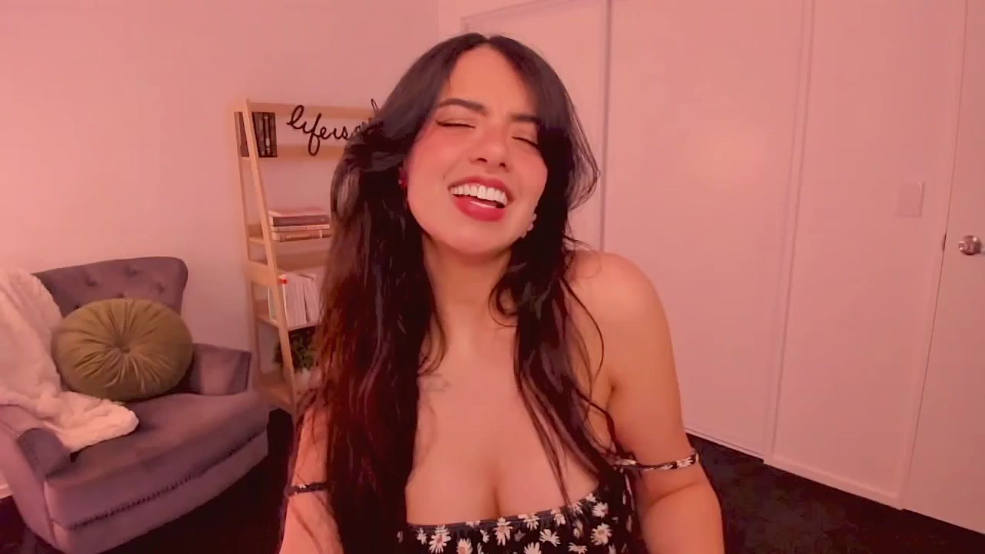Gallery image thumbnail from NinaSage's myfreecams stream on, 08/28/2025, 24:00 image 18 of 20