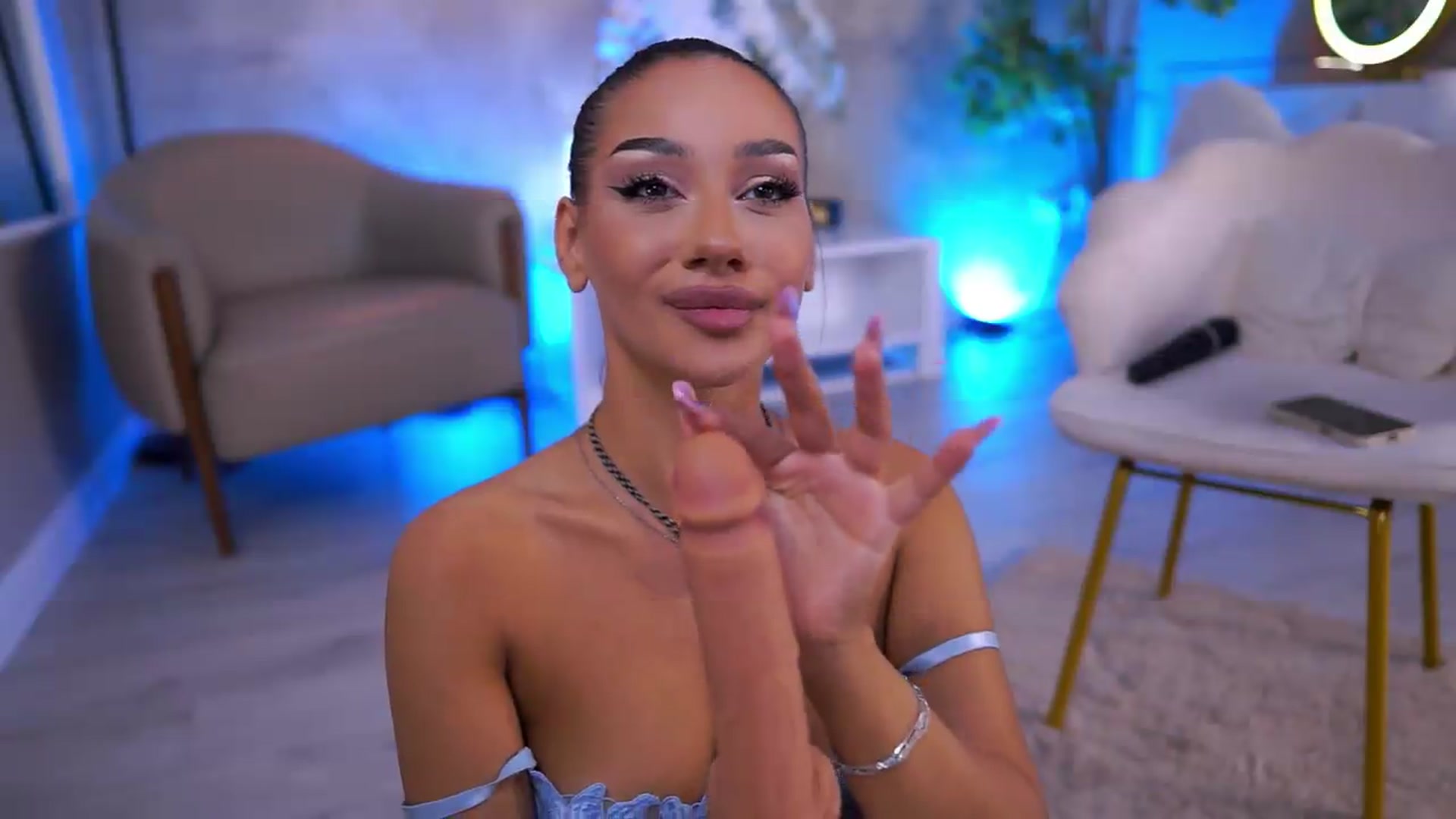 Gallery image thumbnail from NinaSolenne's myfreecams stream on, 05/26/2026, 12:44 image 17 of 20