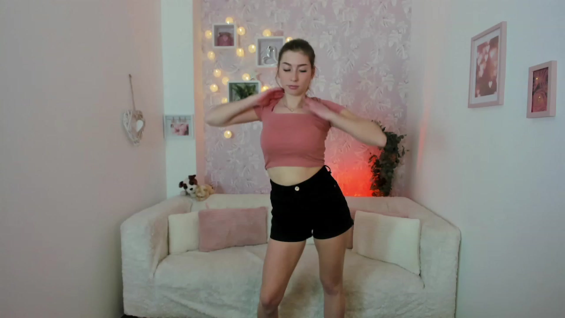 Gallery image thumbnail from Nina_Croft's myfreecams stream on, 01/25/2023, 19:23 image 10 of 20