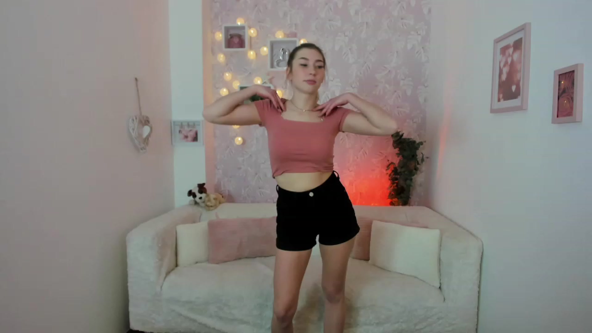 Gallery image thumbnail from Nina_Croft's myfreecams stream on, 01/25/2023, 19:23 image 9 of 20
