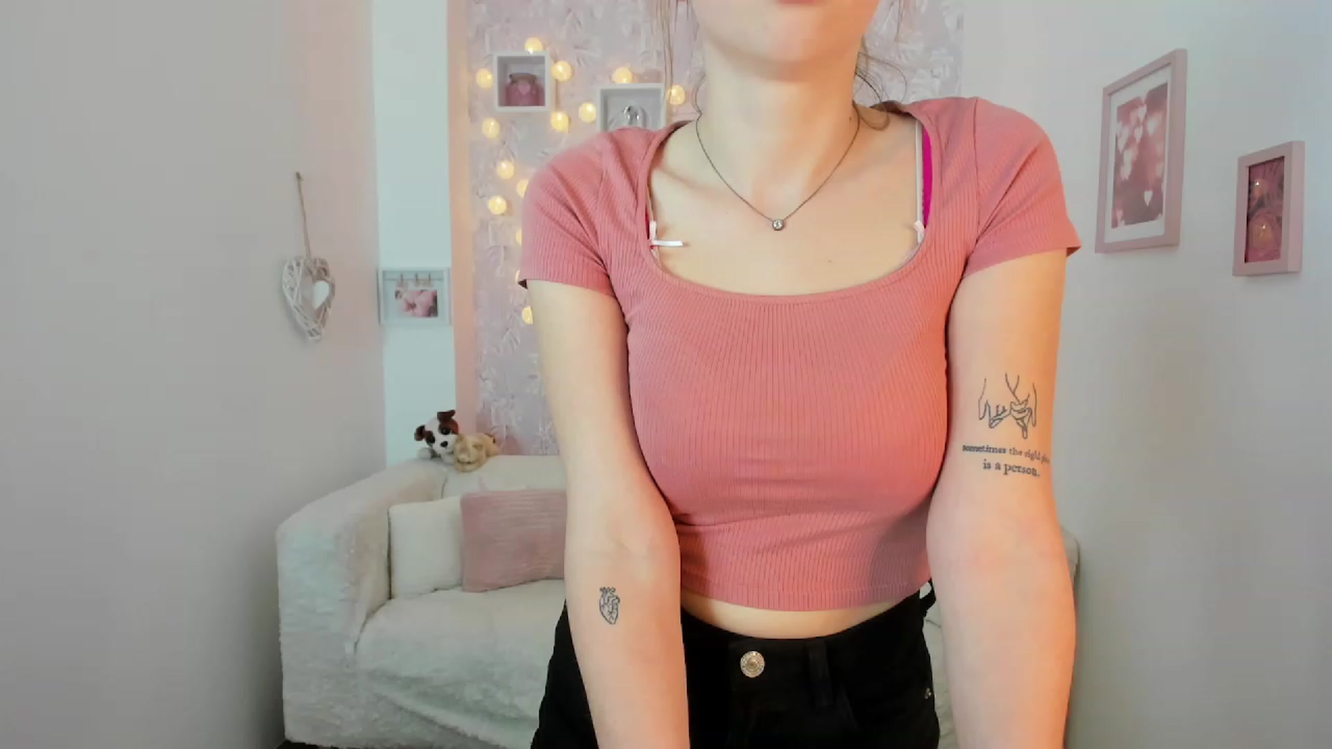 Gallery image thumbnail from Nina_Croft's myfreecams stream on, 01/25/2023, 20:50 image 2 of 20