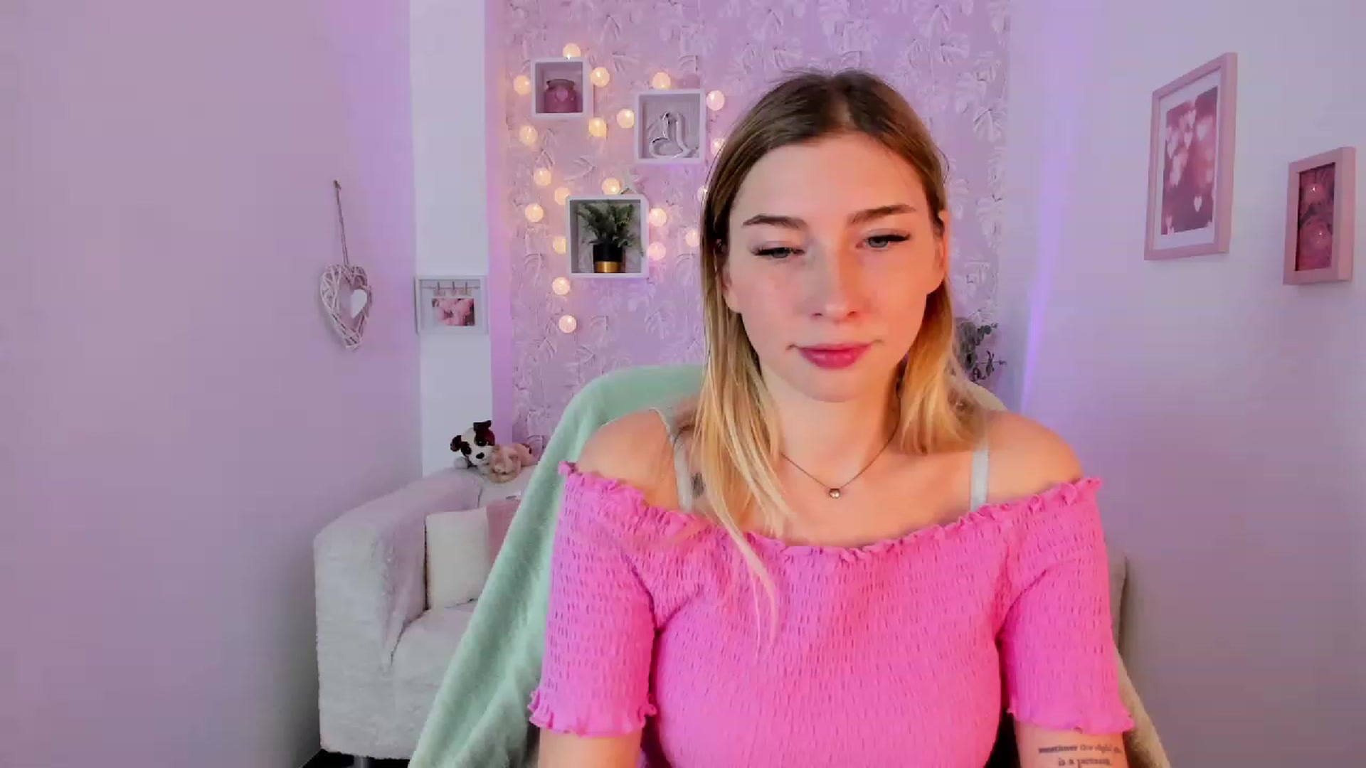 Gallery image thumbnail from Nina_Croft's myfreecams stream on, 01/26/2023, 19:45 image 8 of 20