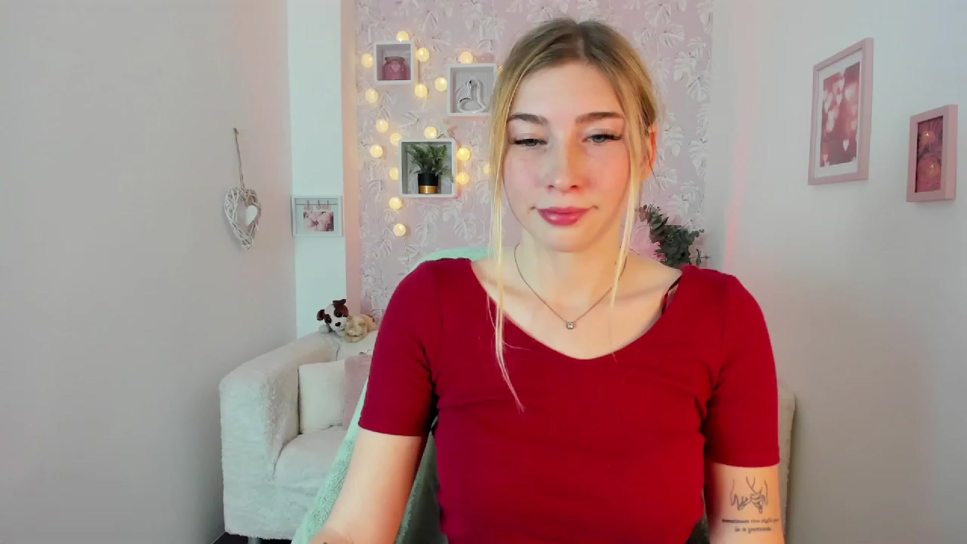 Gallery image thumbnail from Nina_Croft's myfreecams stream on, 01/27/2023, 21:50 image 5 of 20