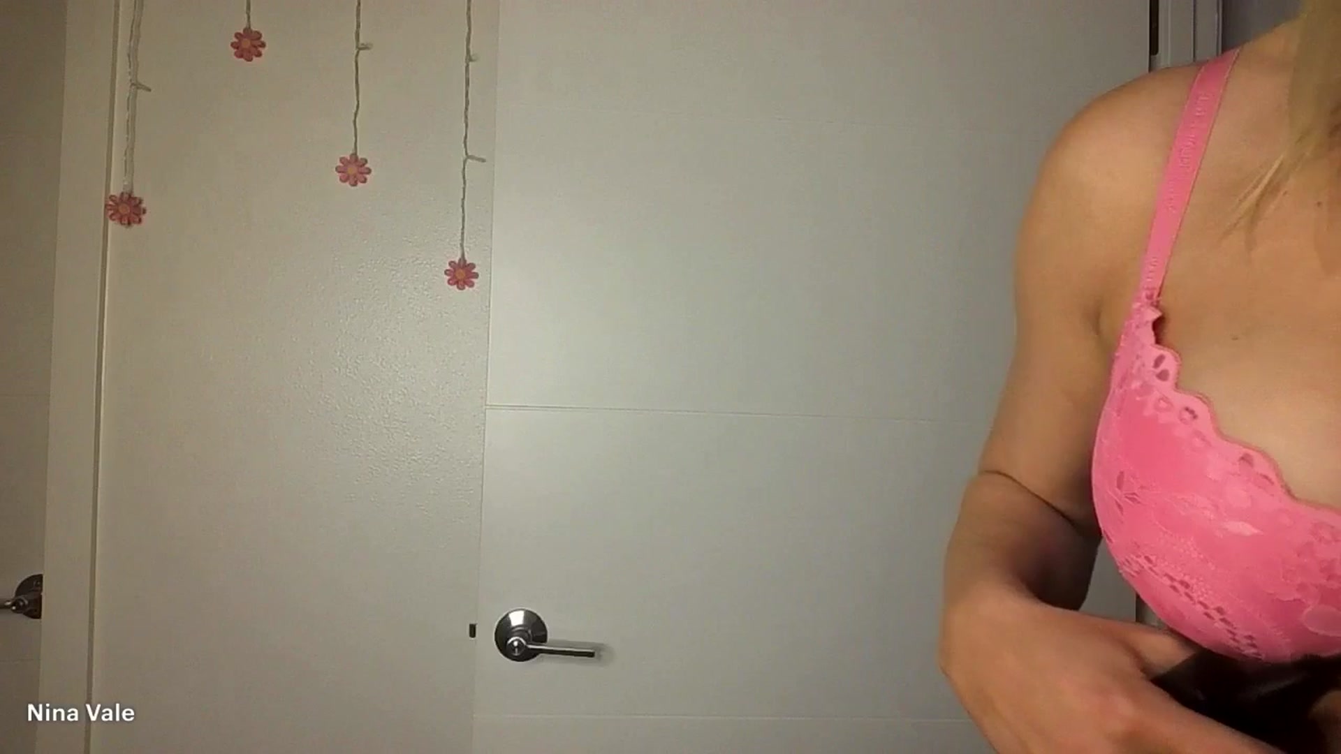 Gallery image thumbnail from Nina_Vale's myfreecams stream on, 02/02/2026, 05:06 image 11 of 20