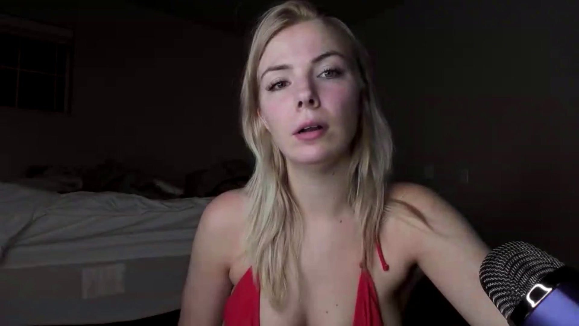 Gallery image thumbnail from Nina_Vale's myfreecams stream on, 04/15/2026, 06:10 image 6 of 20