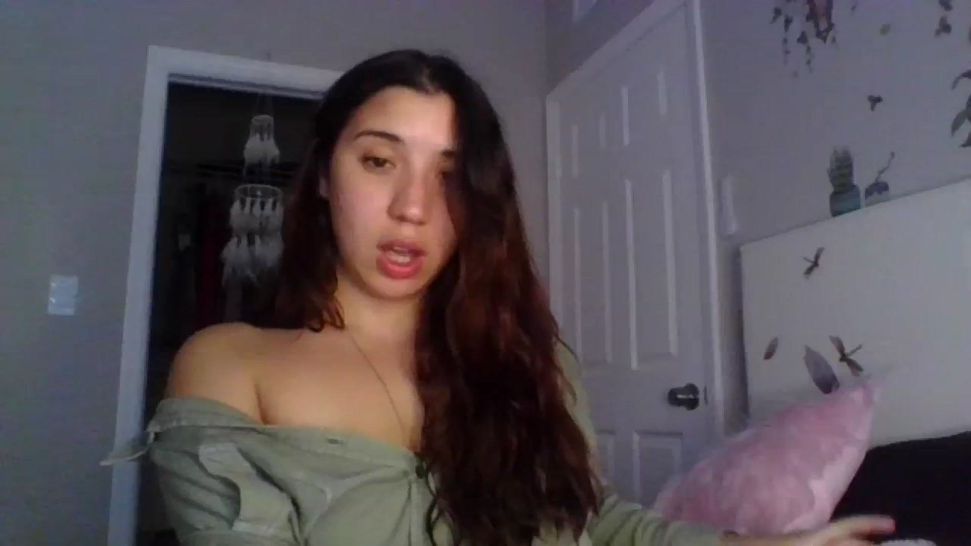 Gallery image thumbnail from Nina_lovez's myfreecams stream on, 08/06/2023, 16:35 image 3 of 20