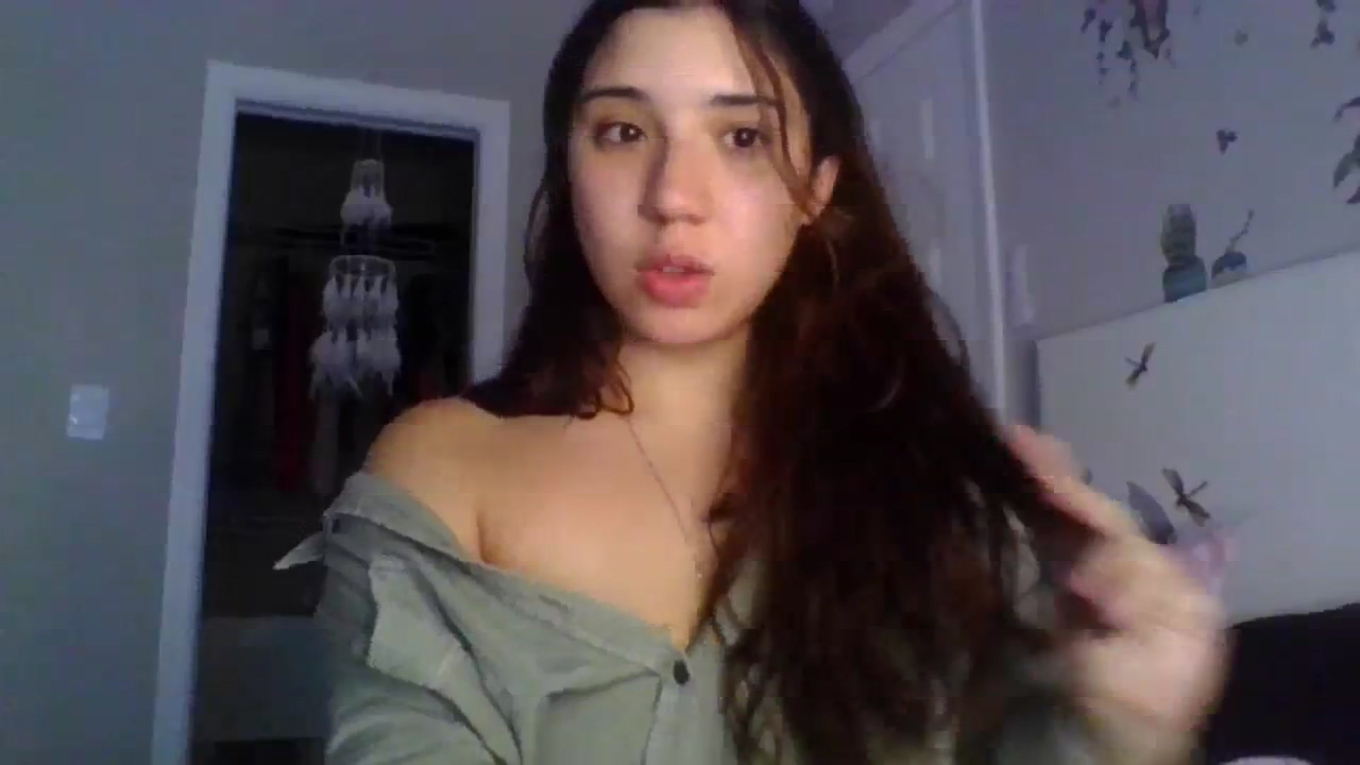 Gallery image thumbnail from Nina_lovez's myfreecams stream on, 08/06/2023, 16:35 image 4 of 20
