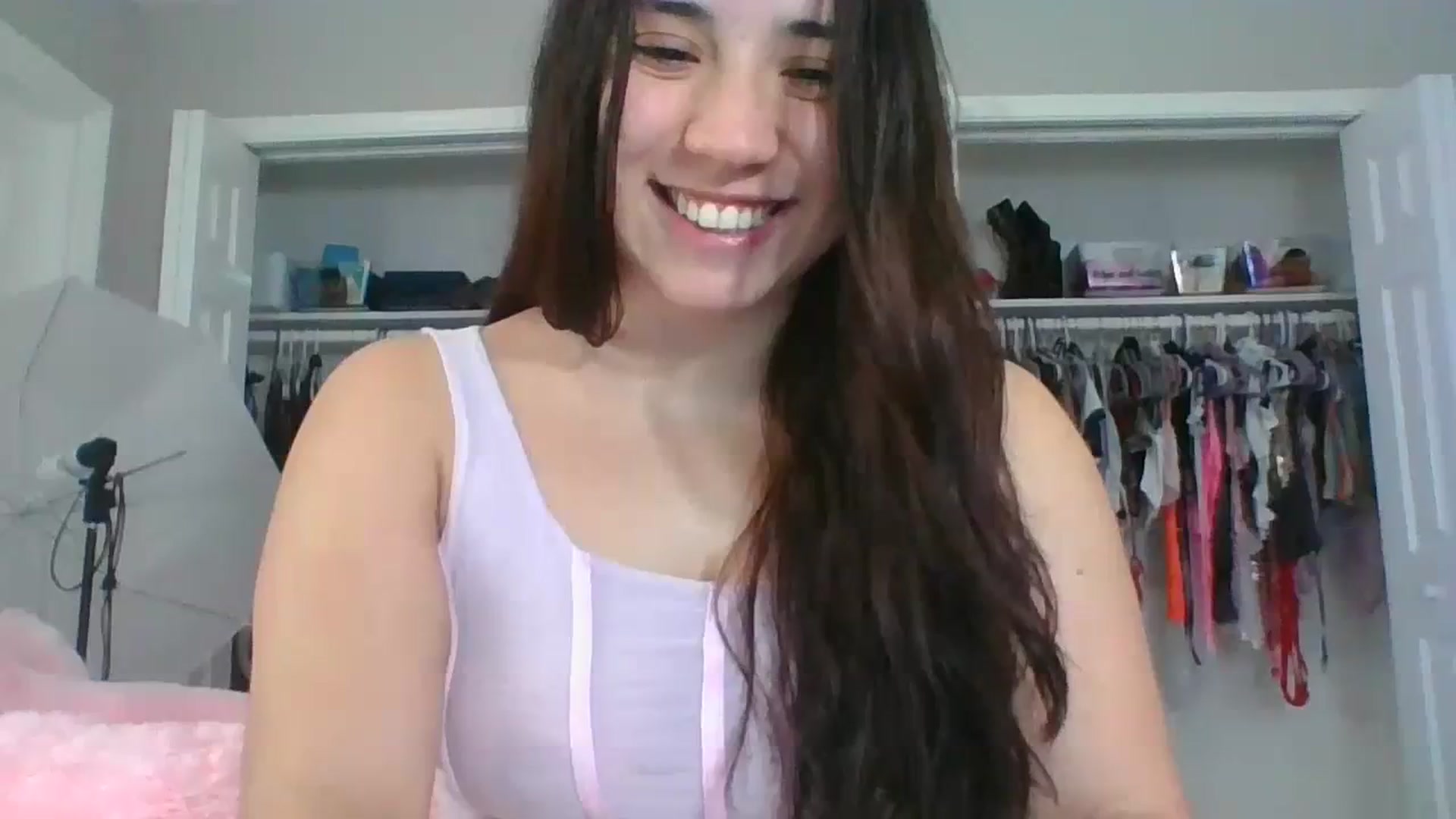 Gallery image thumbnail from Nina_lovez's myfreecams stream on, 09/20/2023, 14:12 image 17 of 20