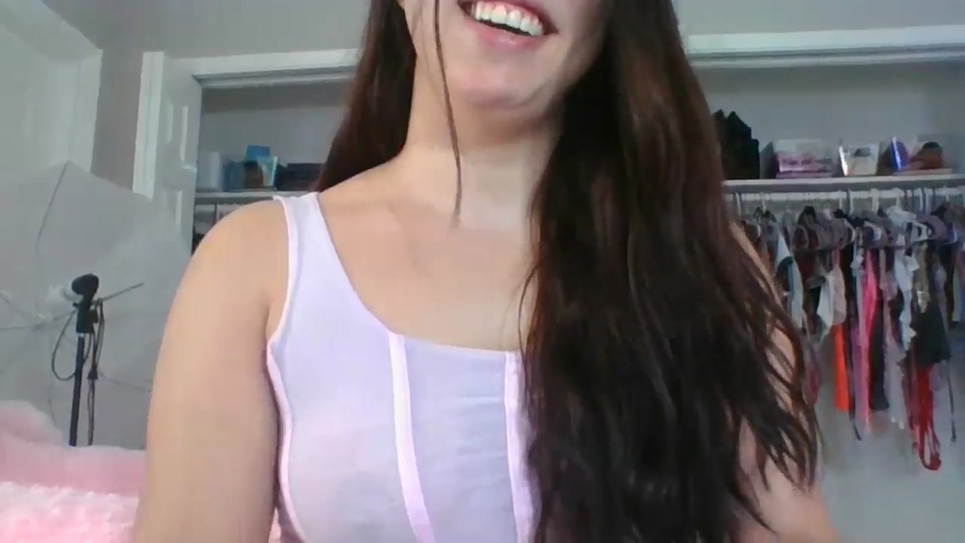 Gallery image thumbnail from Nina_lovez's myfreecams stream on, 09/20/2023, 14:12 image 4 of 20