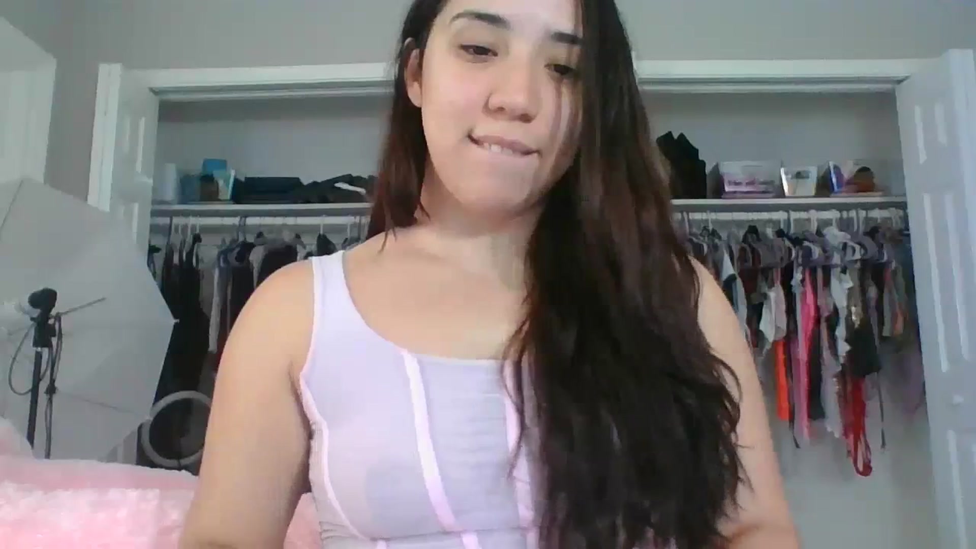 Gallery image thumbnail from Nina_lovez's myfreecams stream on, 09/20/2023, 14:12 image 18 of 20