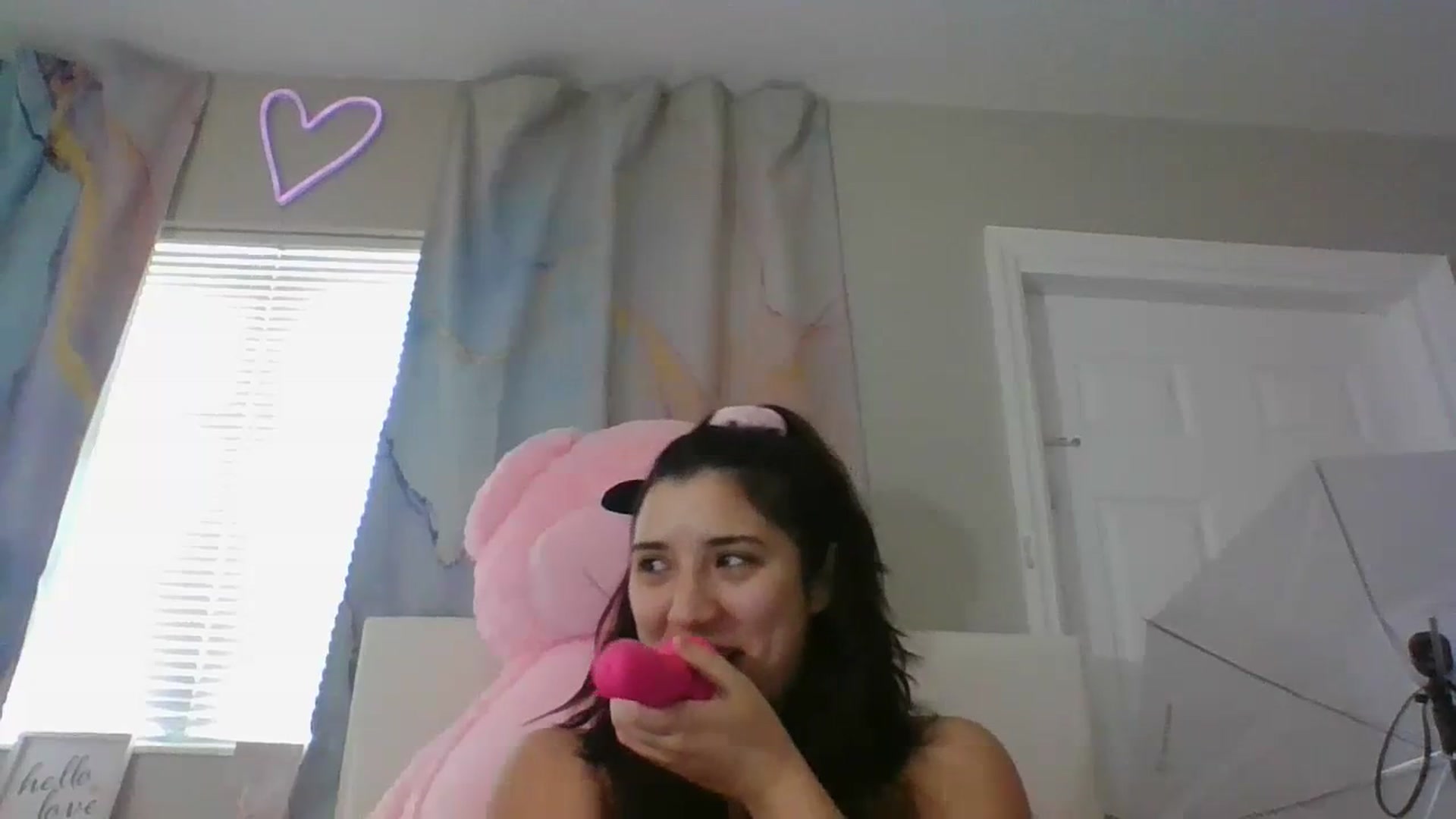 Gallery image thumbnail from Nina_lovez's myfreecams stream on, 09/20/2023, 16:01 image 10 of 20