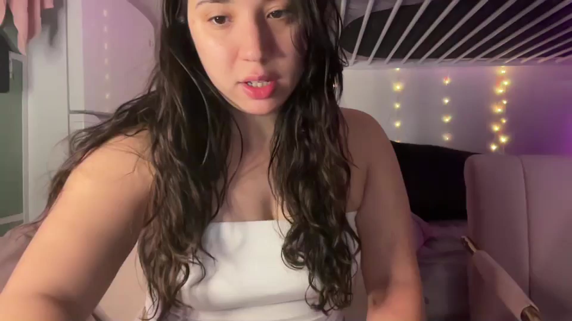 Gallery image thumbnail from Nina_lovez's myfreecams stream on, 03/19/2025, 15:41 image 1 of 20