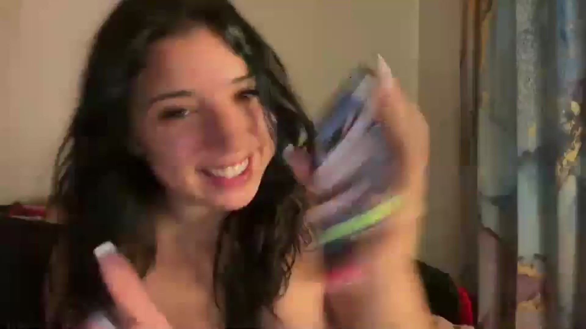 Gallery image thumbnail from Nina_lovez's myfreecams stream on, 07/06/2025, 16:51 image 1 of 20