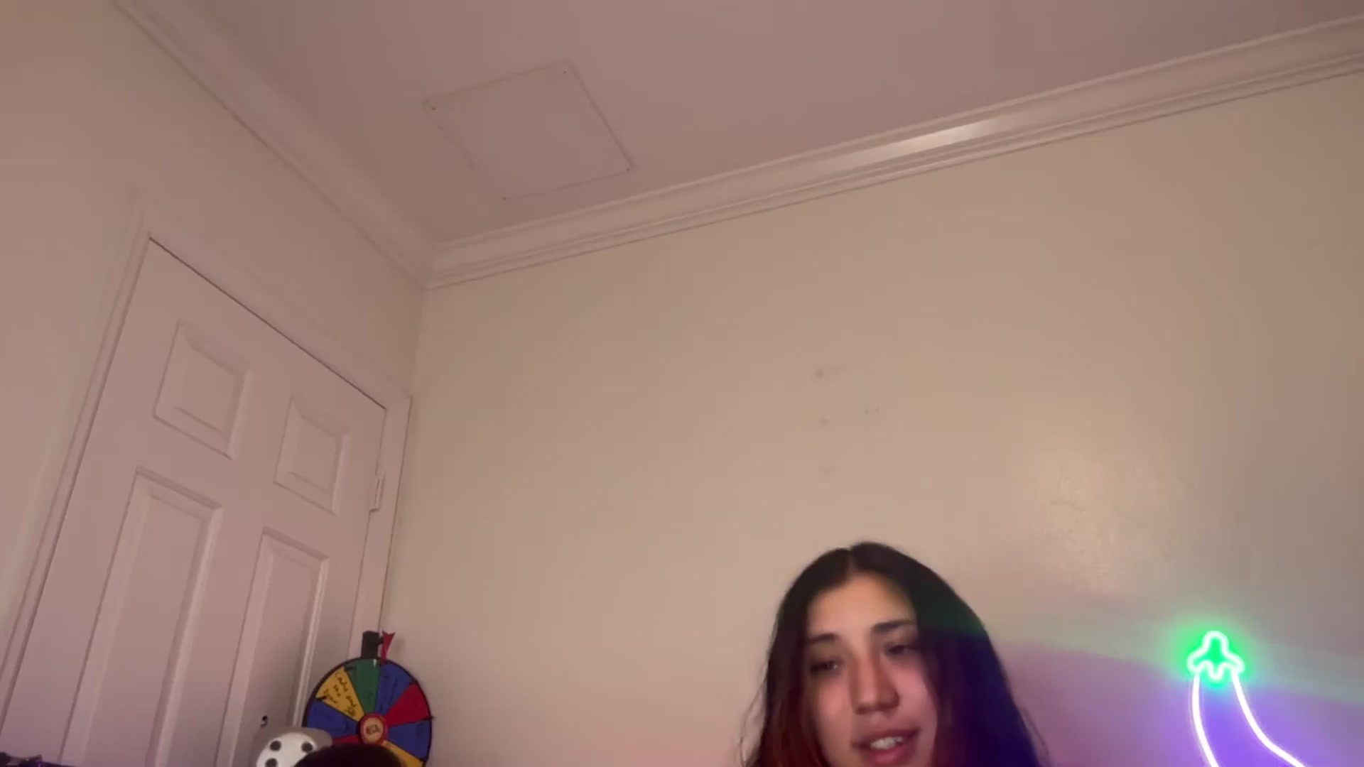 Gallery image thumbnail from Nina_lovez's myfreecams stream on, 05/01/2026, 15:57 image 7 of 20