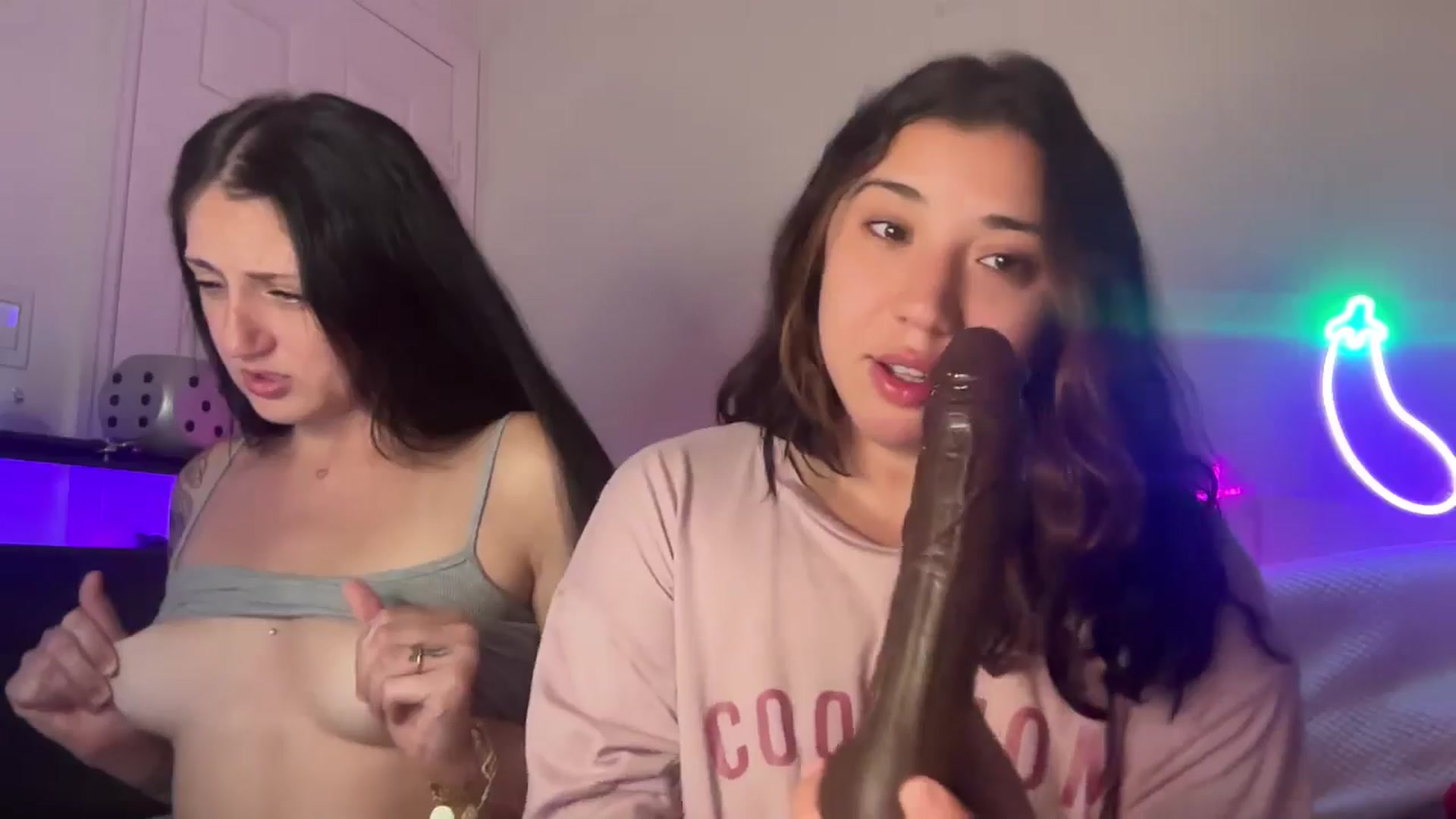 Gallery image thumbnail from Nina_lovez's myfreecams stream on, 05/03/2026, 16:01 image 4 of 20