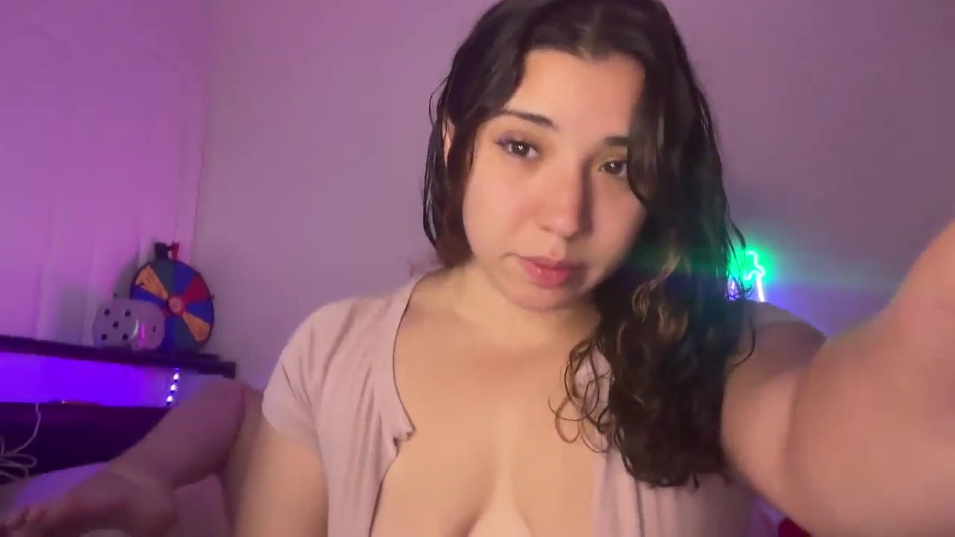 Gallery image thumbnail from Nina_lovez's myfreecams stream on, 05/04/2026, 14:57 image 2 of 20