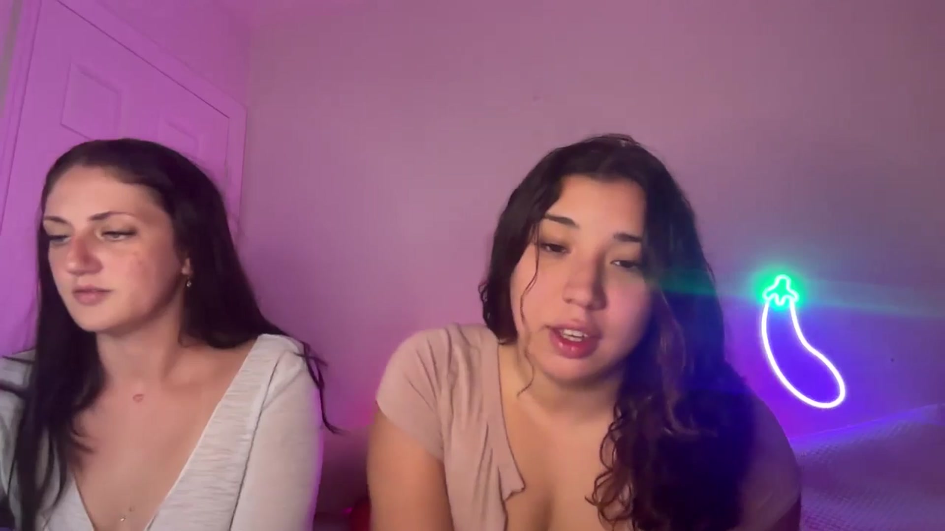 Gallery image thumbnail from Nina_lovez's myfreecams stream on, 05/04/2026, 14:57 image 15 of 20