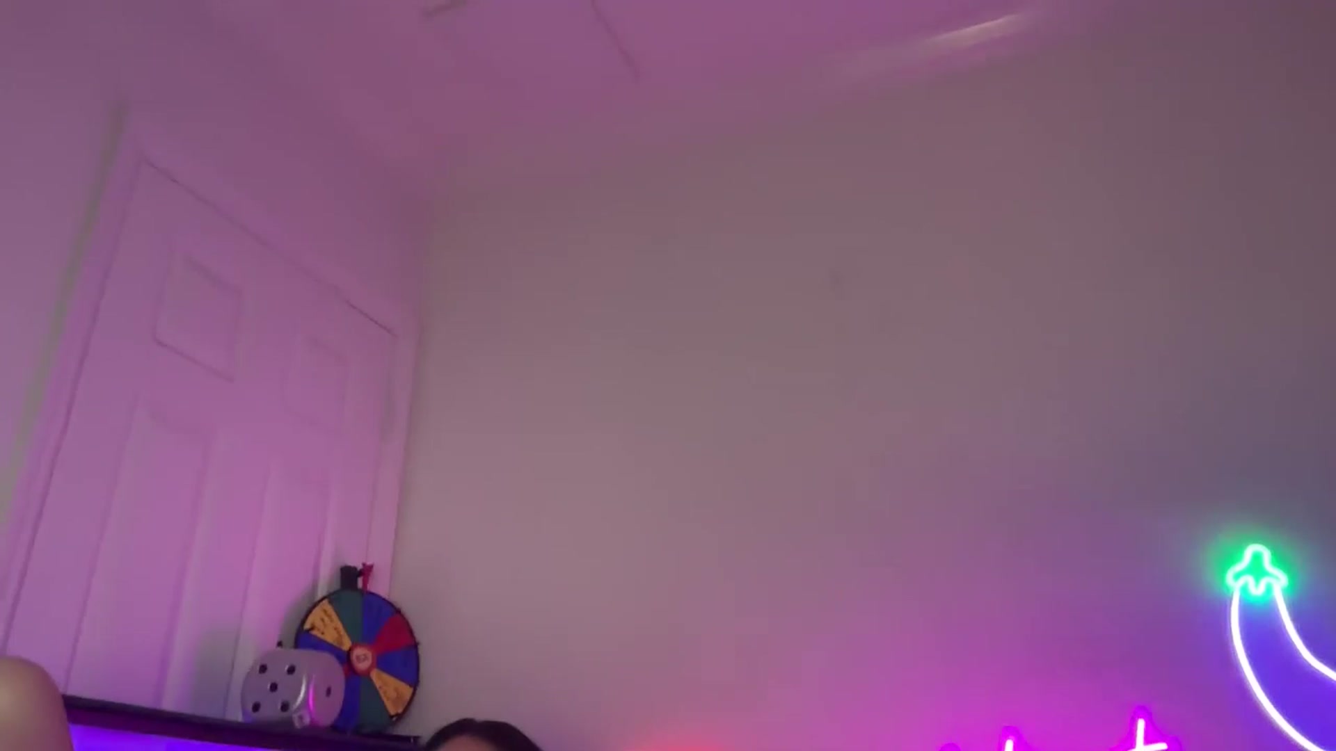Gallery image thumbnail from Nina_lovez's myfreecams stream on, 05/06/2026, 15:00 image 17 of 20