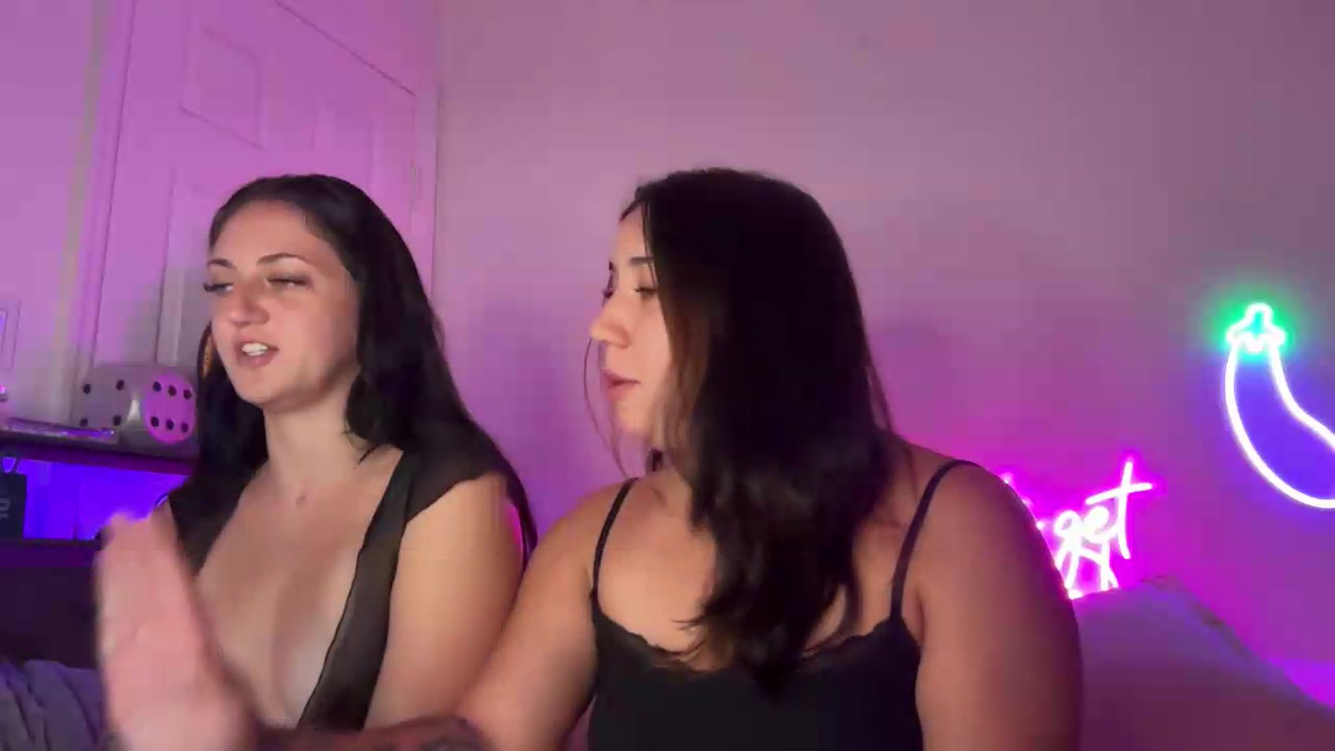 Gallery image thumbnail from Nina_lovez's myfreecams stream on, 05/25/2026, 15:22 image 16 of 20