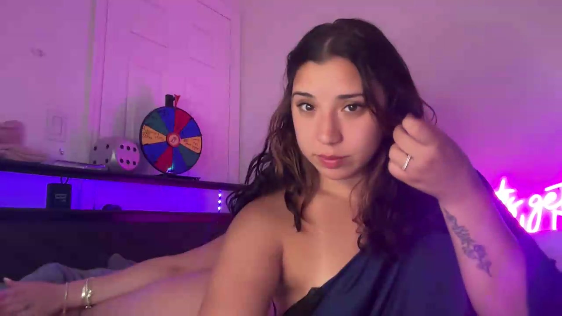 Gallery image thumbnail from Nina_lovez's myfreecams stream on, 05/26/2026, 02:58 image 7 of 20