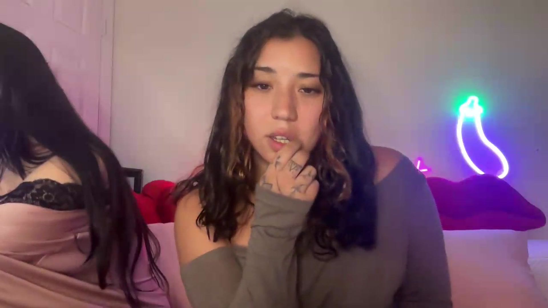 Gallery image thumbnail from Nina_lovez's myfreecams stream on, 06/04/2026, 16:12 image 4 of 20