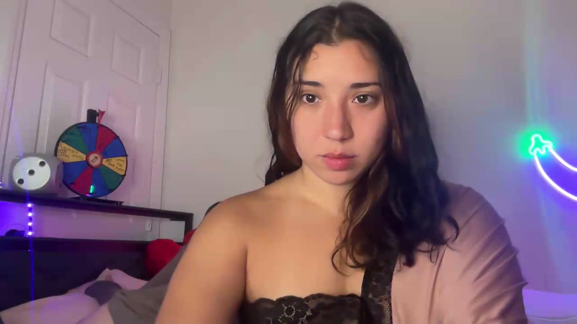 Gallery image thumbnail from Nina_lovez's myfreecams stream on, 06/08/2026, 15:36 image 9 of 20