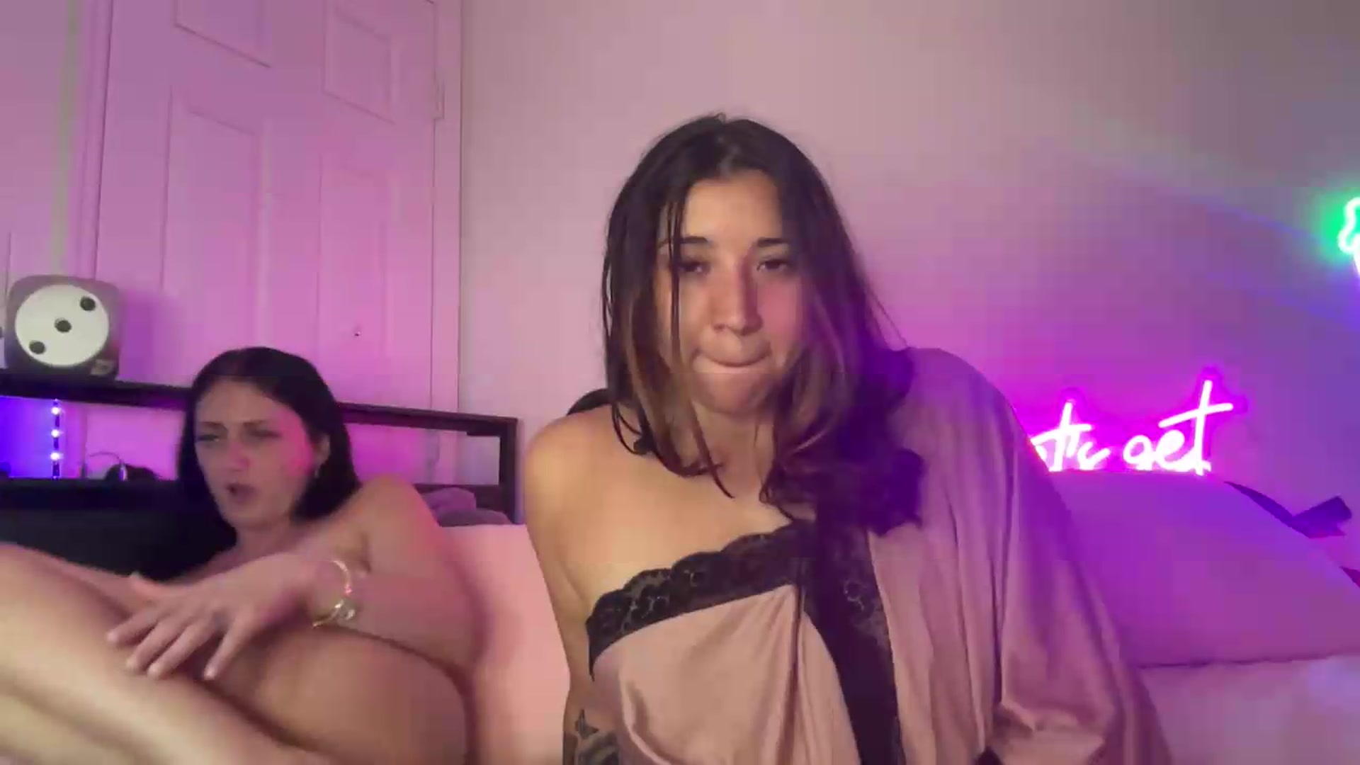 Gallery image thumbnail from Nina_lovez's myfreecams stream on, 06/16/2026, 16:27 image 19 of 20