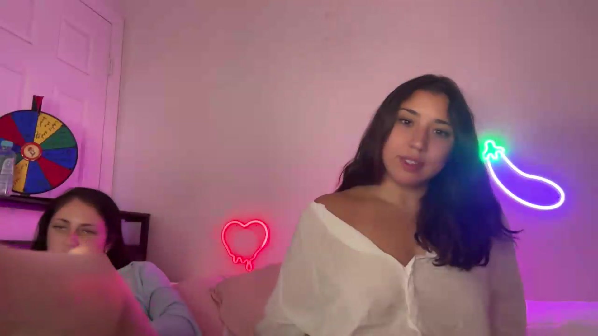 Gallery image thumbnail from Nina_lovez's myfreecams stream on, 07/06/2026, 18:44 image 3 of 20