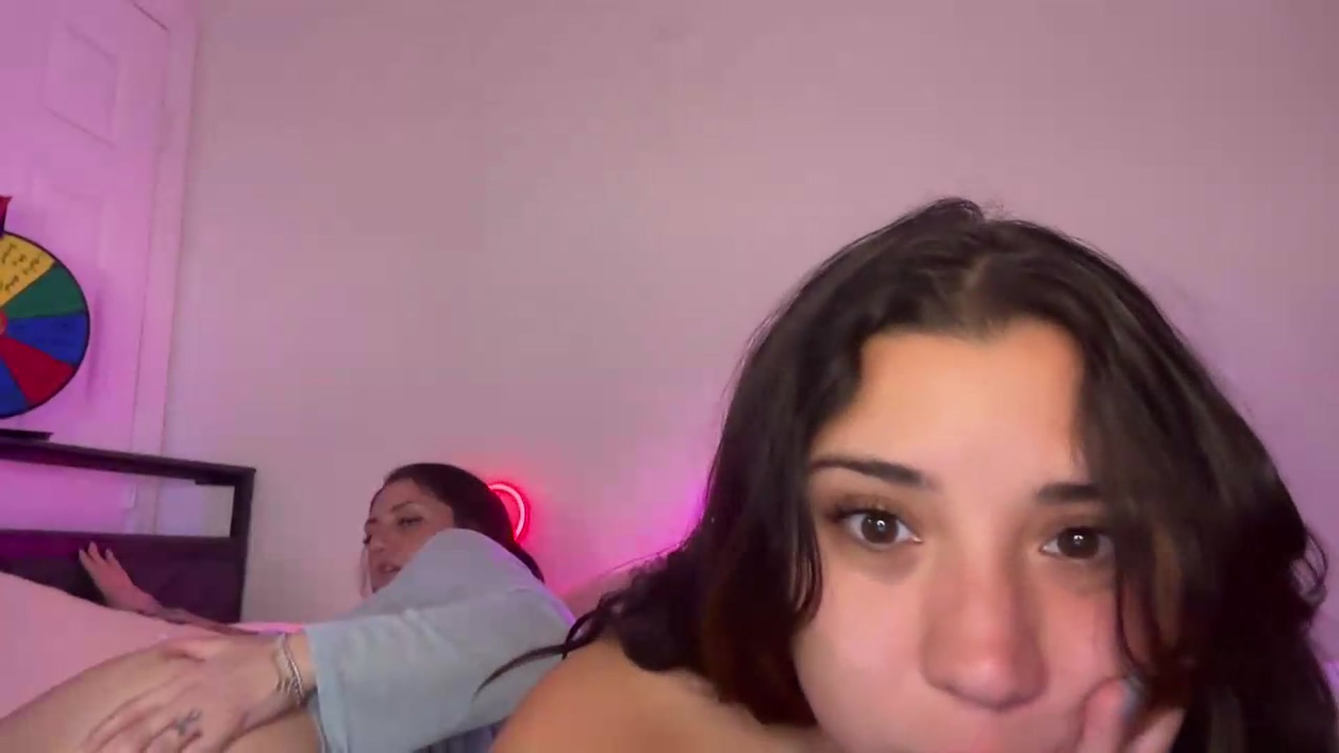 Gallery image thumbnail from Nina_lovez's myfreecams stream on, 07/06/2026, 18:44 image 6 of 20