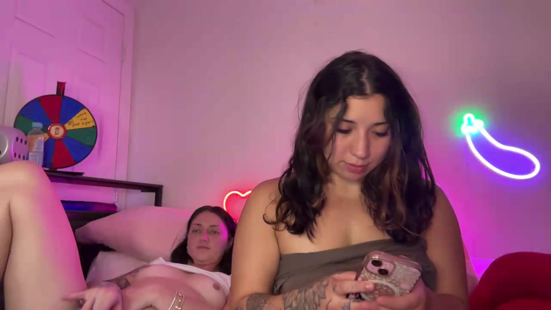 Gallery image thumbnail from Nina_lovez's myfreecams stream on, 07/16/2026, 16:17 image 18 of 20