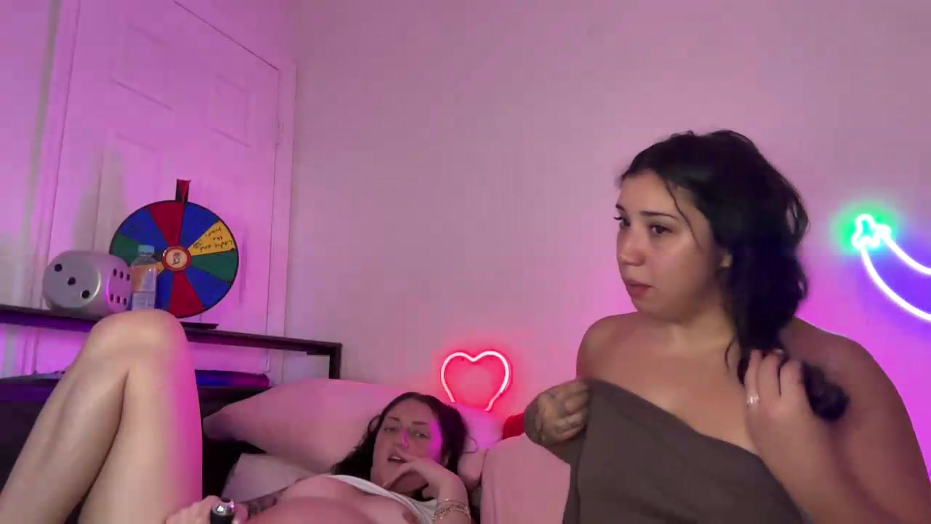 Gallery image thumbnail from Nina_lovez's myfreecams stream on, 07/16/2026, 16:17 image 16 of 20