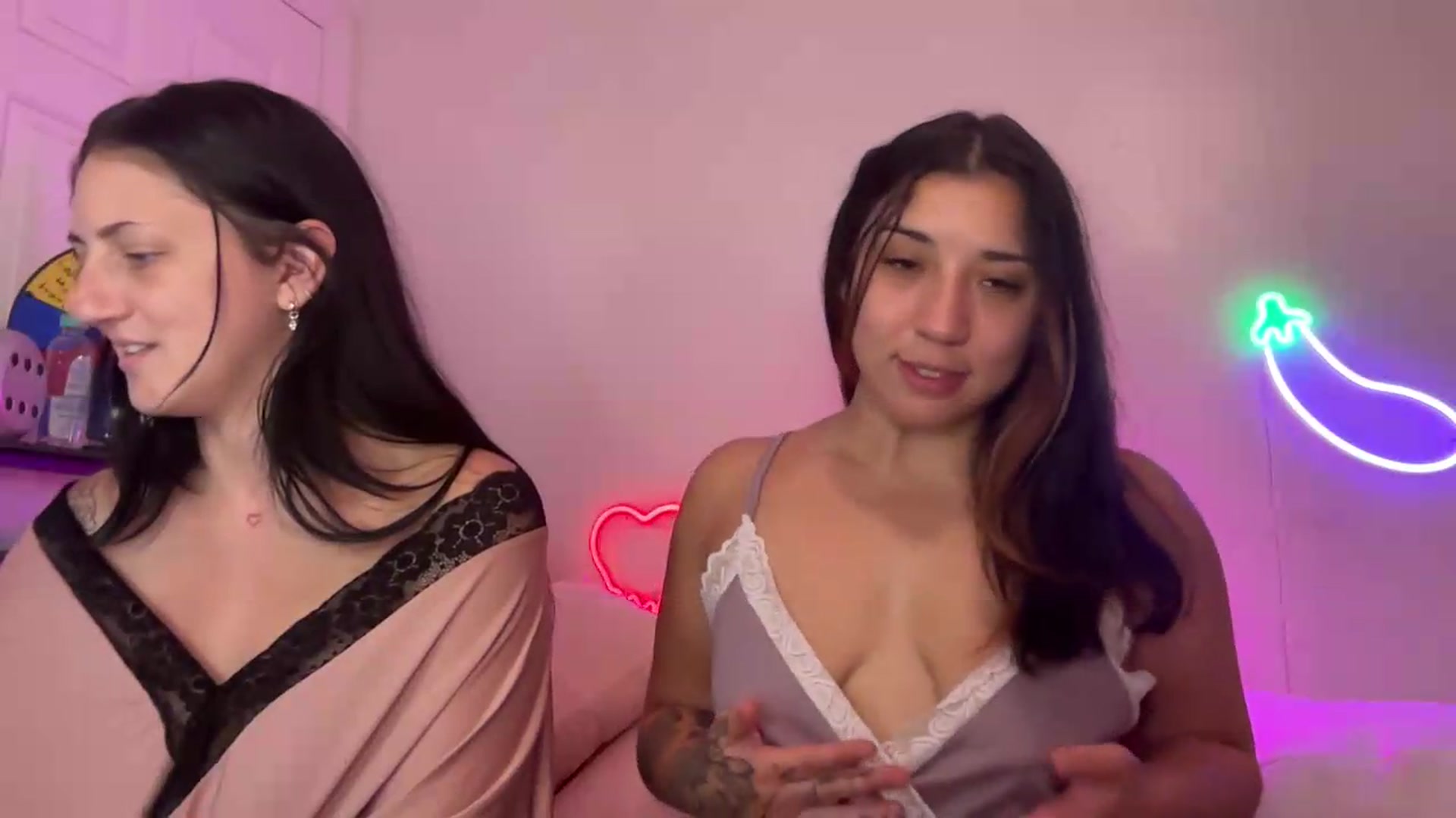 Gallery image thumbnail from Nina_lovez's myfreecams stream on, 07/17/2026, 16:52 image 12 of 20