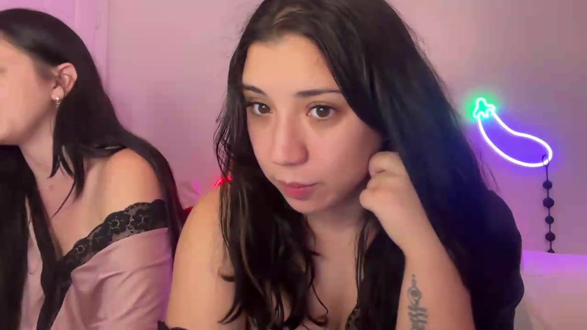 Gallery image thumbnail from Nina_lovez's myfreecams stream on, 08/16/2026, 18:18 image 9 of 20