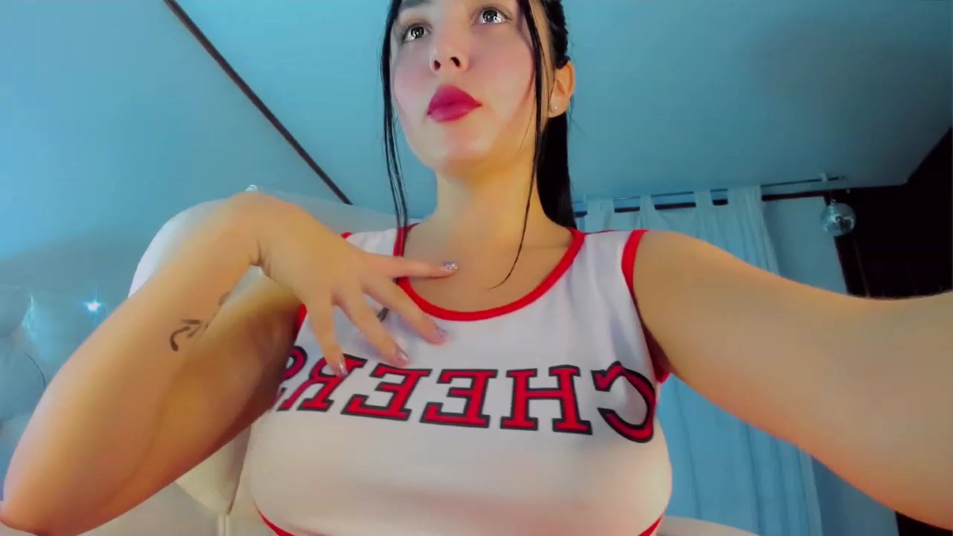Gallery image thumbnail from Nina_w's myfreecams stream on, 07/04/2023, 23:32 image 9 of 20