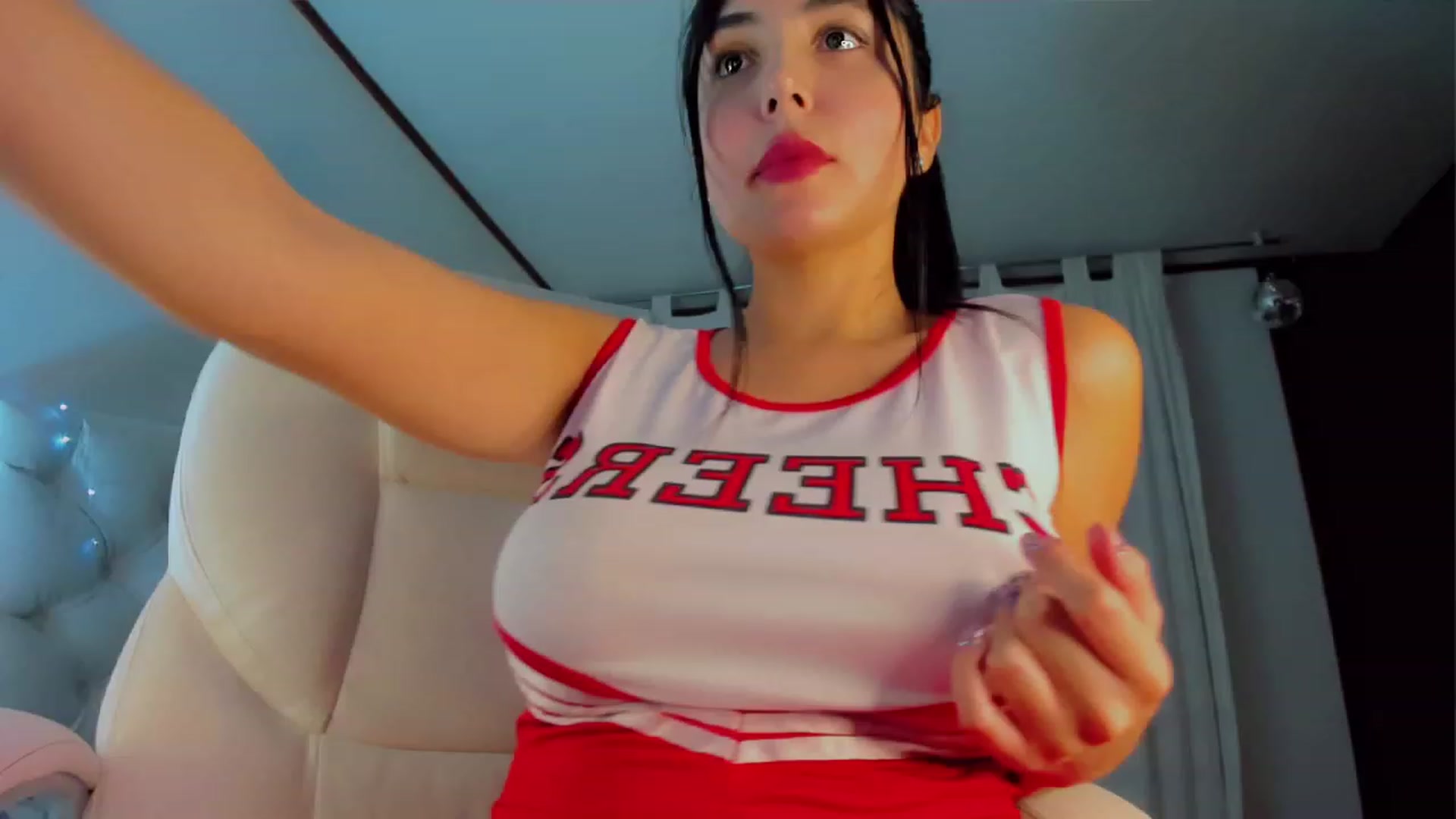Gallery image thumbnail from Nina_w's myfreecams stream on, 07/05/2023, 01:45 image 5 of 20