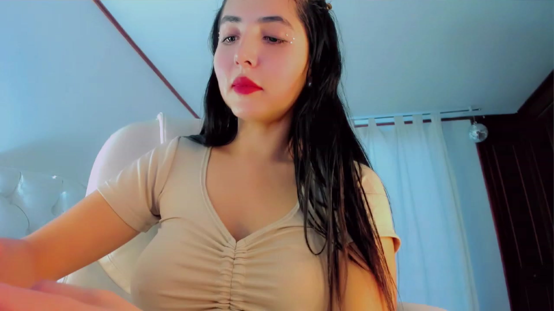 Gallery image thumbnail from Nina_w's myfreecams stream on, 07/27/2023, 23:19 image 4 of 20