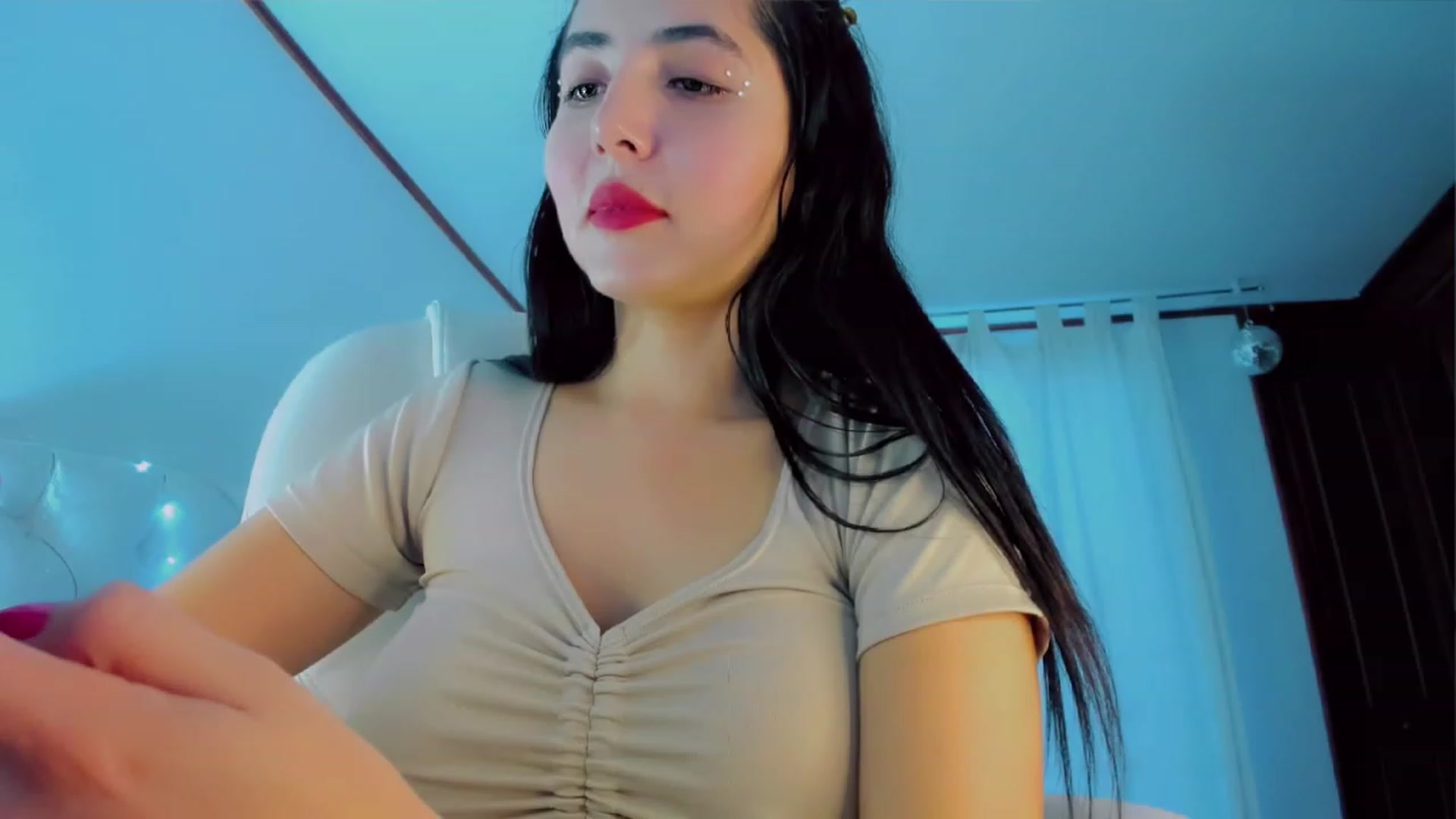 Gallery image thumbnail from Nina_w's myfreecams stream on, 07/27/2023, 23:19 image 3 of 20