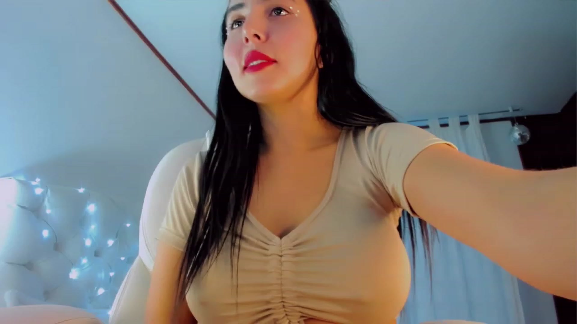 Gallery image thumbnail from Nina_w's myfreecams stream on, 07/27/2023, 23:19 image 15 of 20