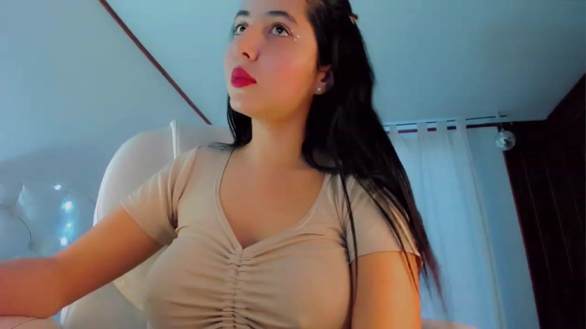 Gallery image thumbnail from Nina_w's myfreecams stream on, 07/27/2023, 23:19 image 2 of 20