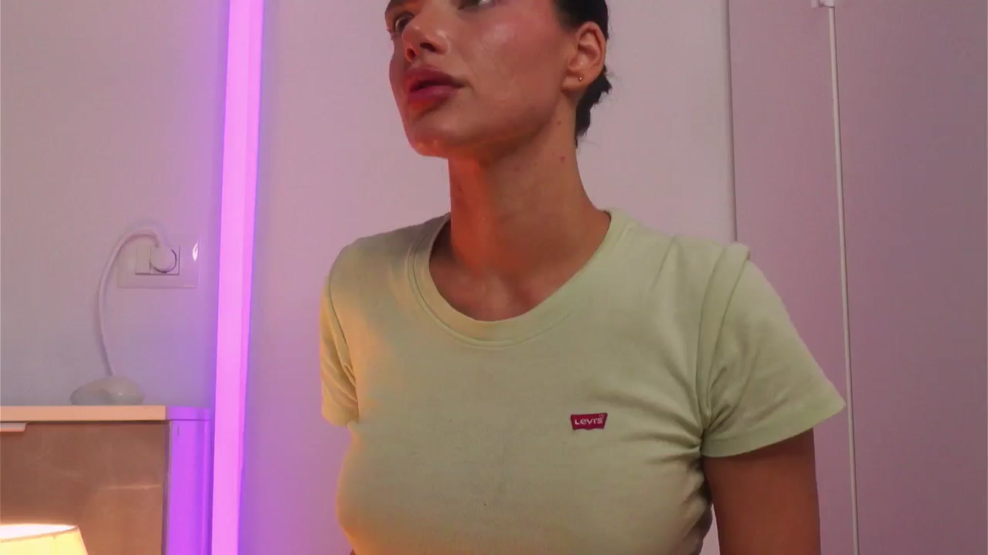 Gallery image thumbnail from Nina_yv's myfreecams stream on, 01/14/2025, 17:41 image 20 of 20