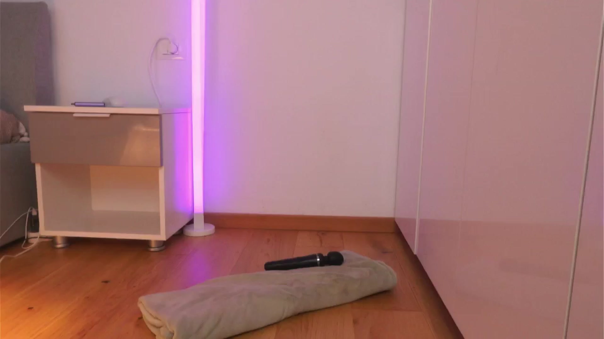 Gallery image thumbnail from Nina_yv's myfreecams stream on, 01/15/2025, 17:07 image 6 of 20