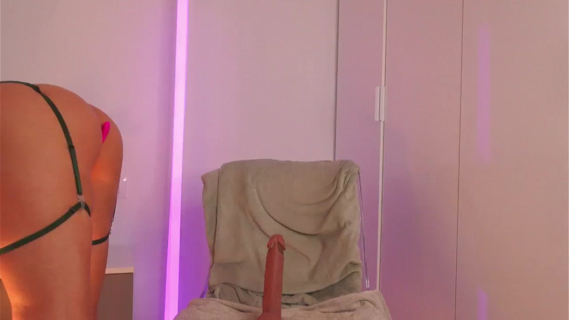 Gallery image thumbnail from Nina_yv's myfreecams stream on, 01/27/2025, 16:04 image 10 of 20