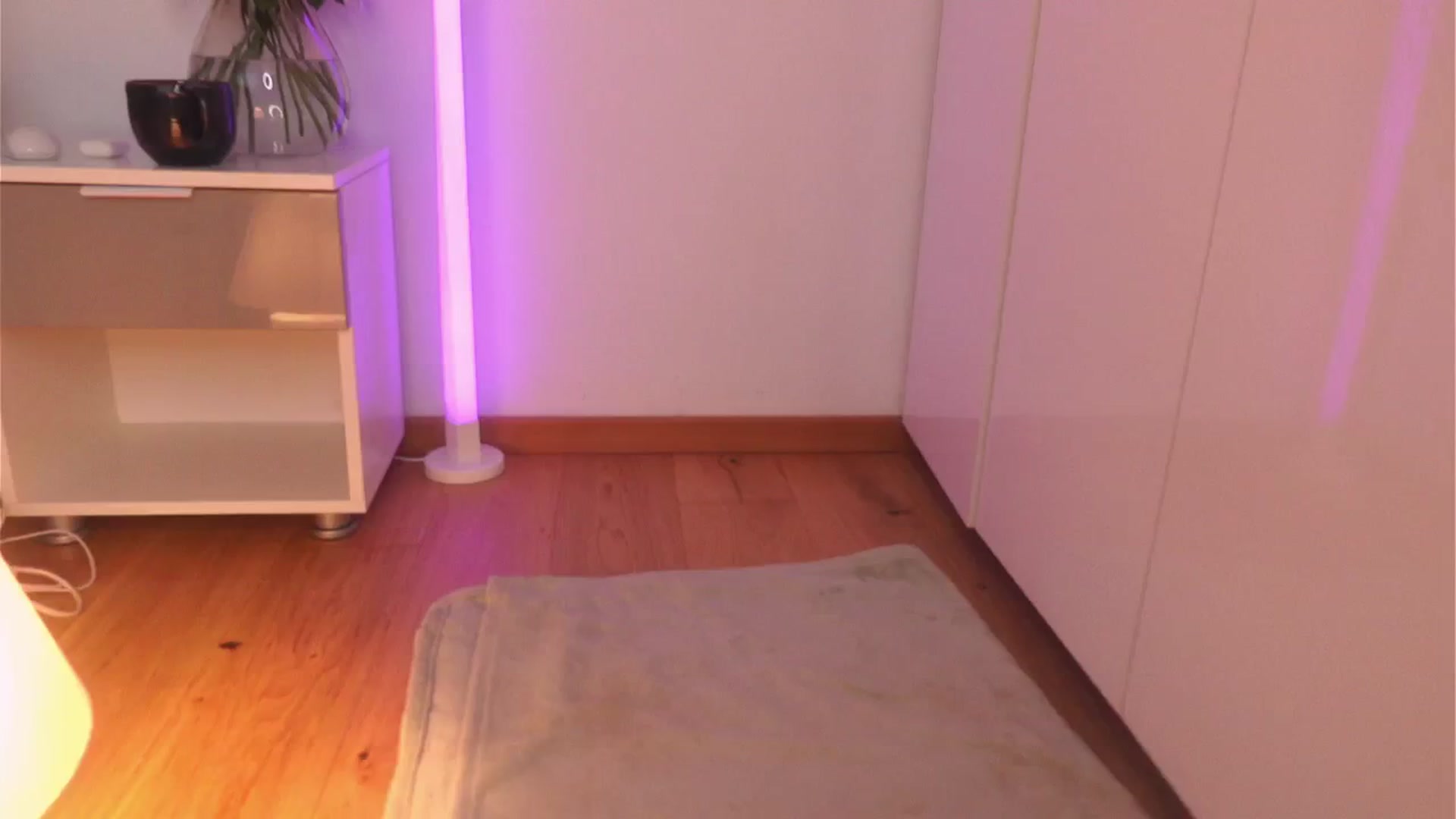 Gallery image thumbnail from Nina_yv's myfreecams stream on, 02/04/2025, 08:20 image 14 of 20