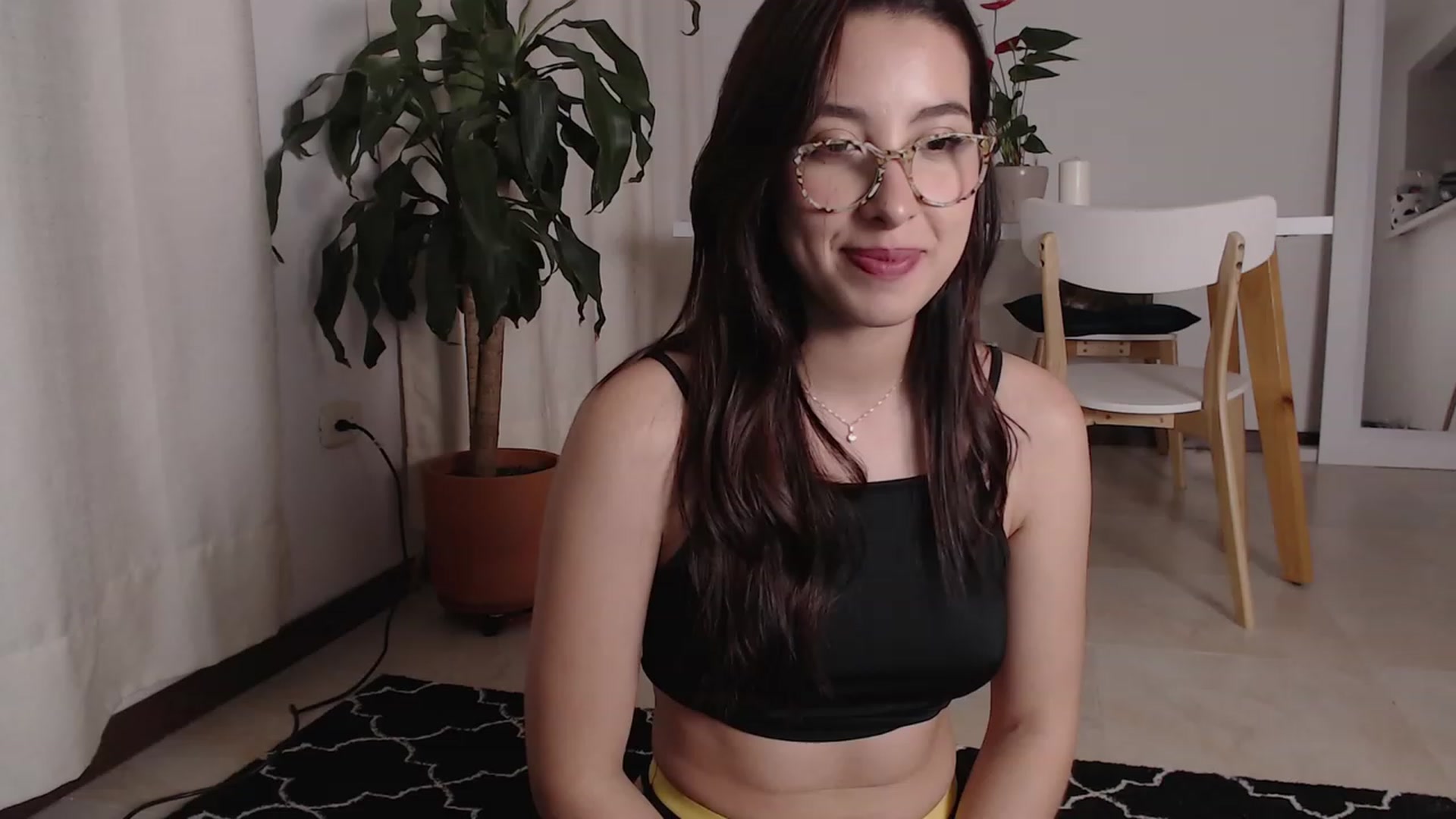 Gallery image thumbnail from Ninajoyy's myfreecams stream on, 11/18/2022, 01:07 image 3 of 20