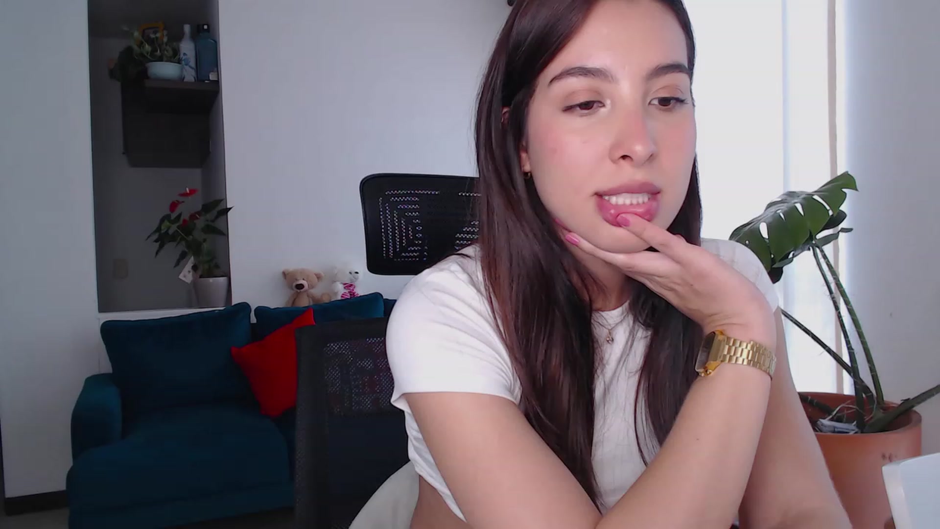 Gallery image thumbnail from Ninajoyy's myfreecams stream on, 12/07/2022, 21:39 image 13 of 20