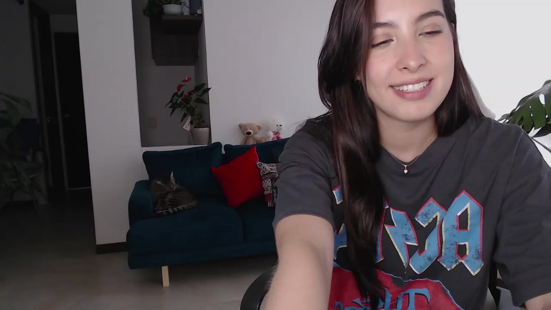 Gallery image thumbnail from Ninajoyy's myfreecams stream on, 12/07/2022, 21:55 image 12 of 20