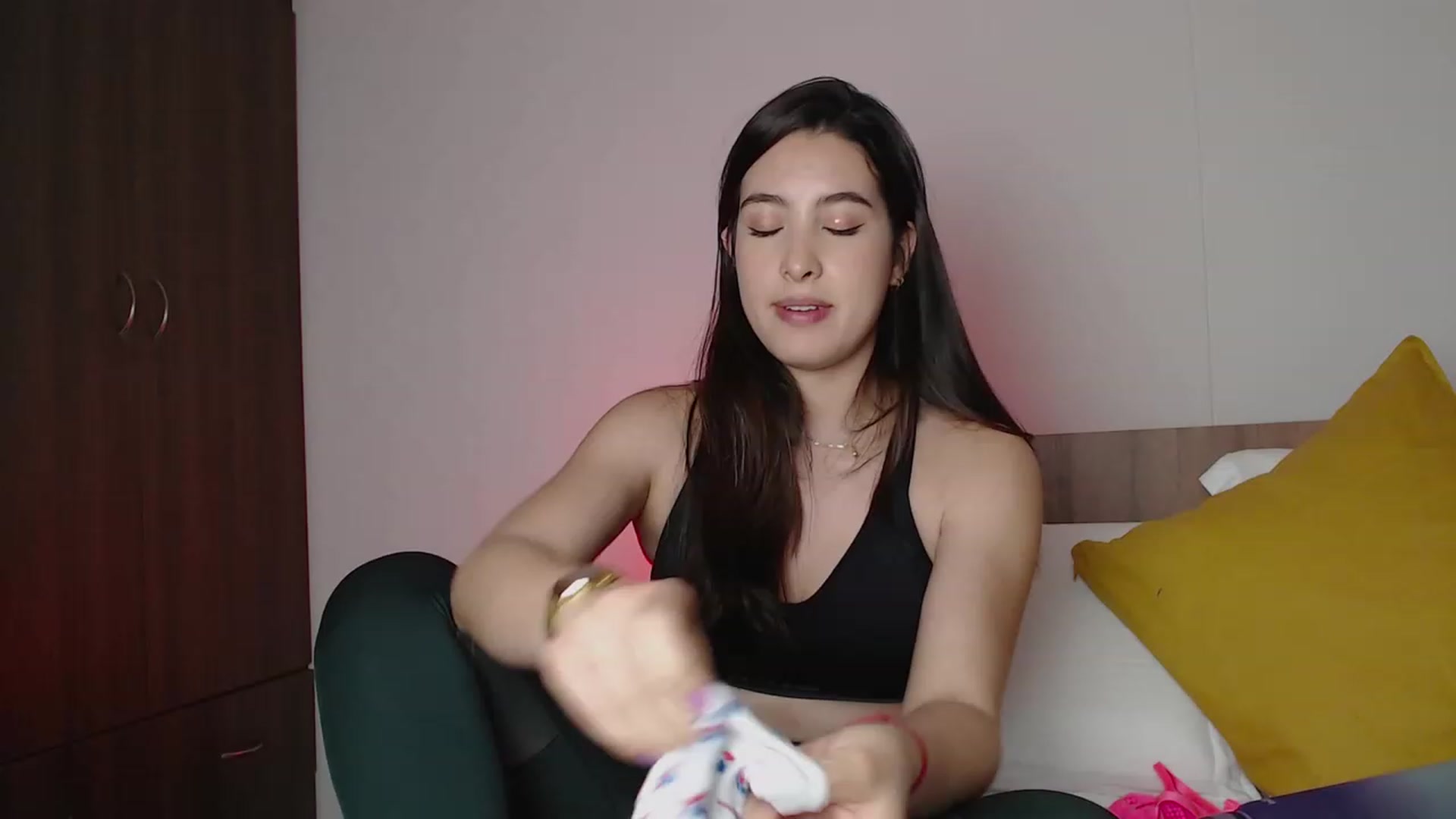Gallery image thumbnail from Ninajoyy's myfreecams stream on, 01/25/2023, 21:43 image 20 of 20